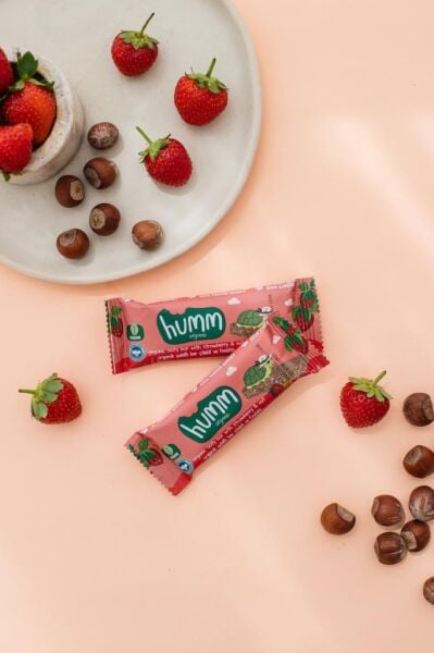 Organik Vegan Çilekli Ve Fındıklı Yulaf Bar - 27g ambalaj görseli